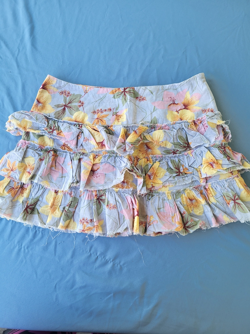 Vintage Y2K American Eagle Tropical Floral Ruffle Tiered Mini Skirt